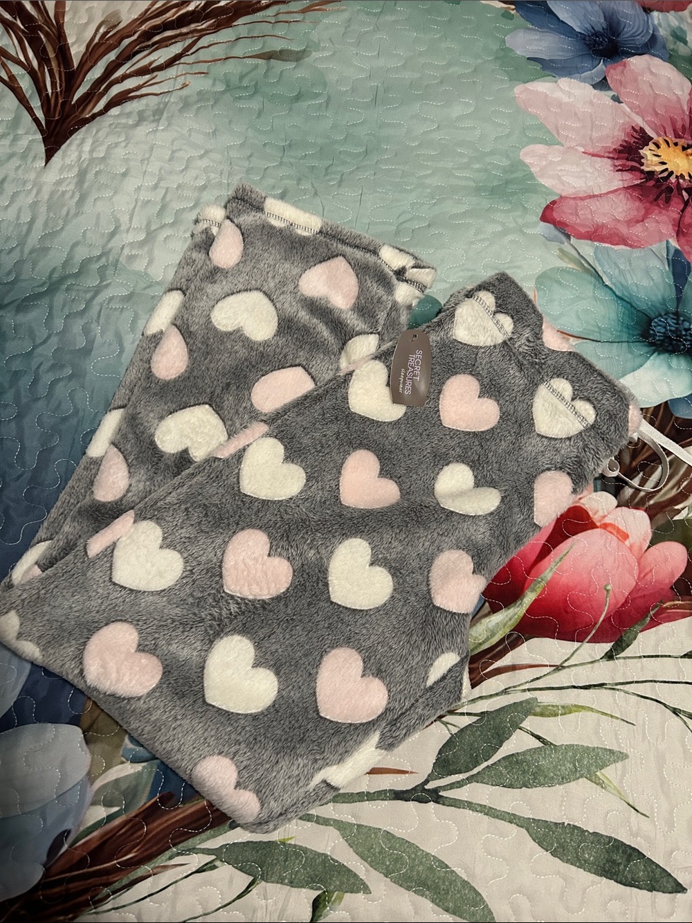Secret Treasures Gray Fleece Pajama Pants with Pink & White Hearts